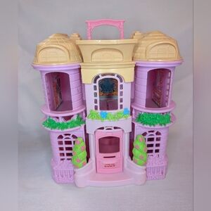 Fisher Price Sweet Streets Hideaway Hollow Maddy Montgomery Townhouse